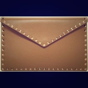 ⛔️SOLD⛔️💕NWT💕 Classic Studded Envelope Clutch 💕
